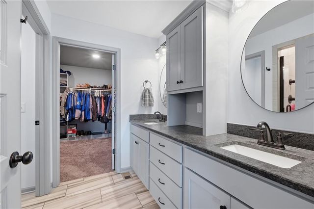 4841 Shady Bend Road, Leavenworth, KS 66048