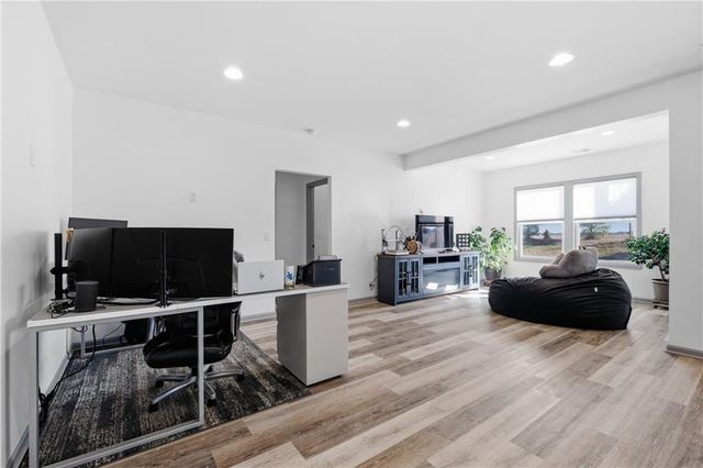 4841 Shady Bend Road, Leavenworth, KS 66048