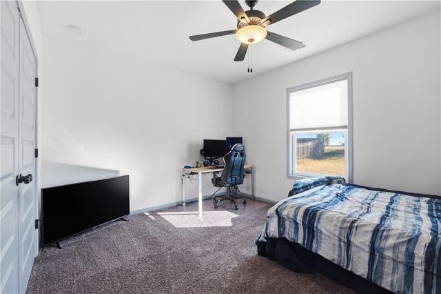 4841 Shady Bend Road, Leavenworth, KS 66048