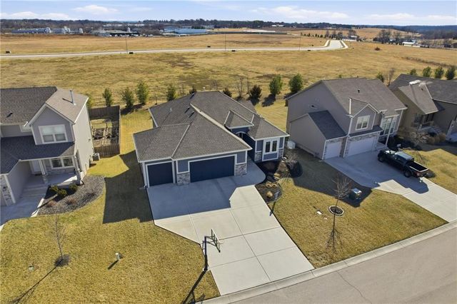 4841 Shady Bend Road, Leavenworth, KS 66048