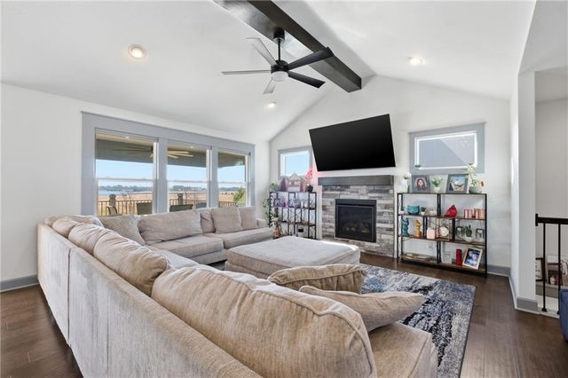 4841 Shady Bend Road, Leavenworth, KS 66048