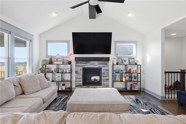 4841 Shady Bend Road, Leavenworth, KS 66048