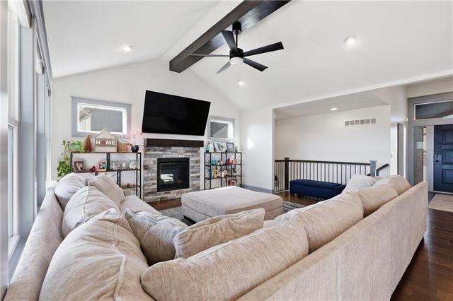 4841 Shady Bend Road, Leavenworth, KS 66048