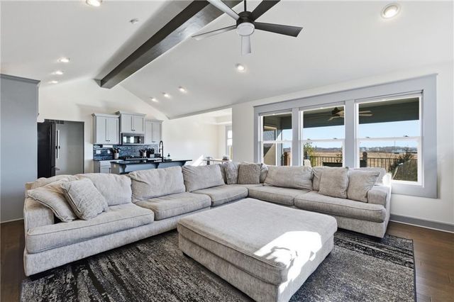 4841 Shady Bend Road, Leavenworth, KS 66048