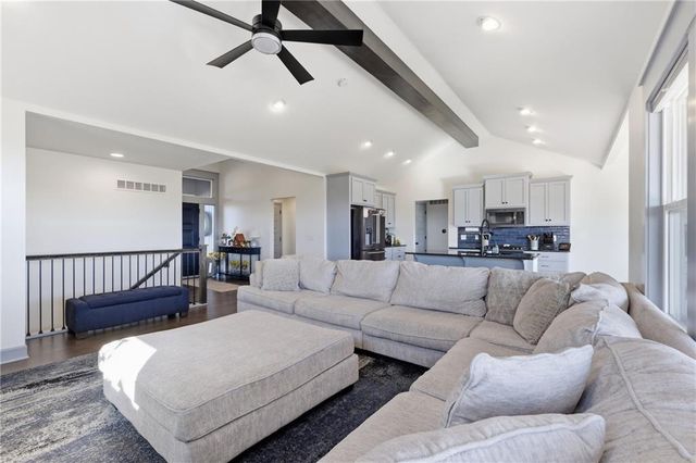 4841 Shady Bend Road, Leavenworth, KS 66048