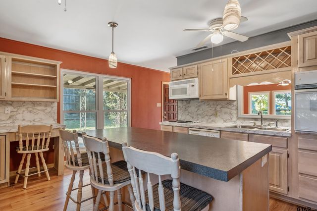 2713 Brentwood, Tyler, TX 75701