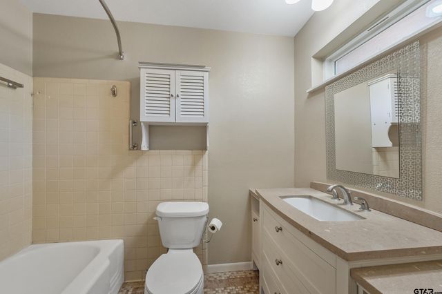 2713 Brentwood, Tyler, TX 75701