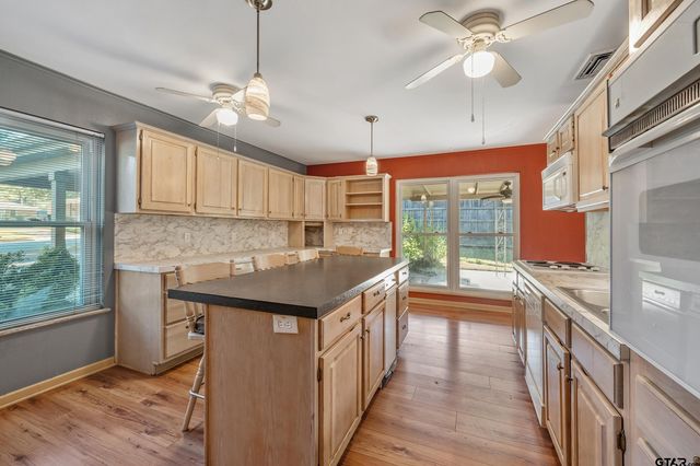 2713 Brentwood, Tyler, TX 75701