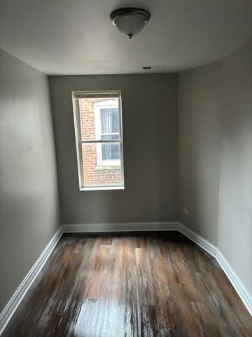 8356 S Mackinaw Avenue 1-B, Chicago, IL 60617