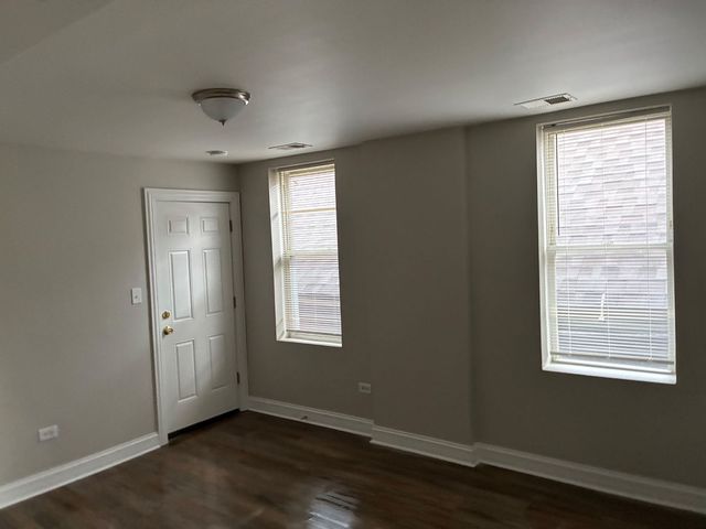 8356 S Mackinaw Avenue 1-B, Chicago, IL 60617