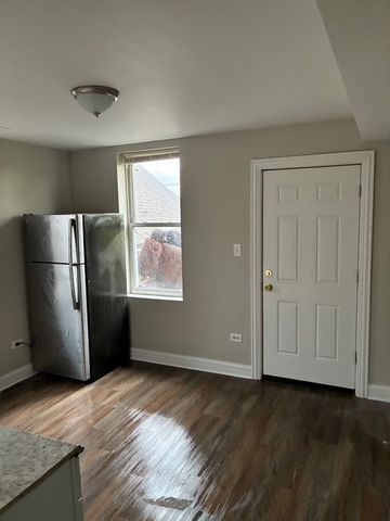 8356 S Mackinaw Avenue 1-B, Chicago, IL 60617