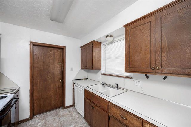 7009 SW Winchester Ave, Lawton, OK 73505