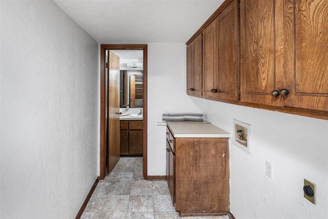 7009 SW Winchester Ave, Lawton, OK 73505