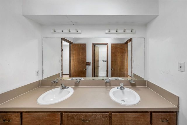 7009 SW Winchester Ave, Lawton, OK 73505