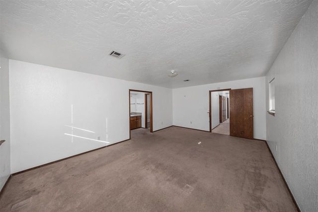 7009 SW Winchester Ave, Lawton, OK 73505