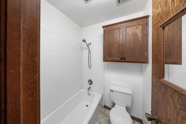 7009 SW Winchester Ave, Lawton, OK 73505