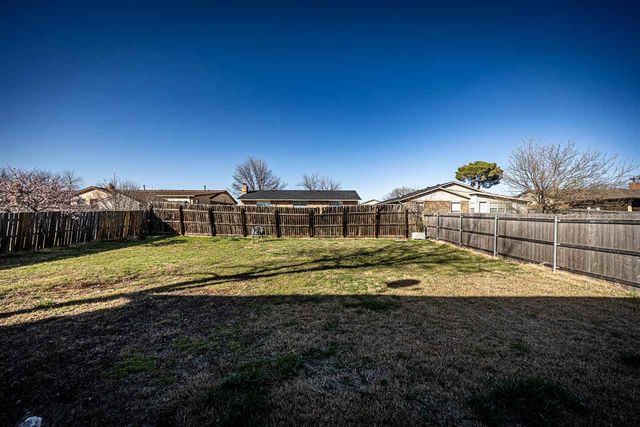 7009 SW Winchester Ave, Lawton, OK 73505