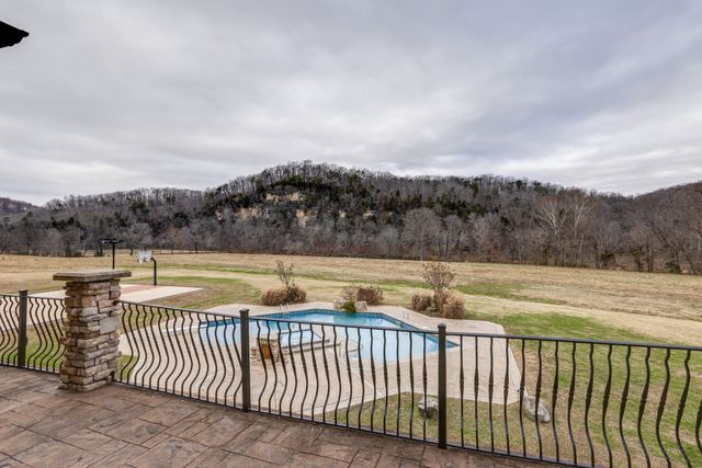 7699 N County Line Rd, Fairview, TN 37062