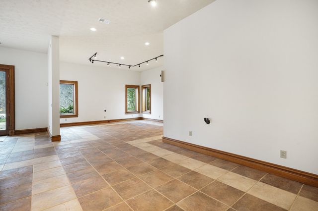 7699 N County Line Rd, Fairview, TN 37062