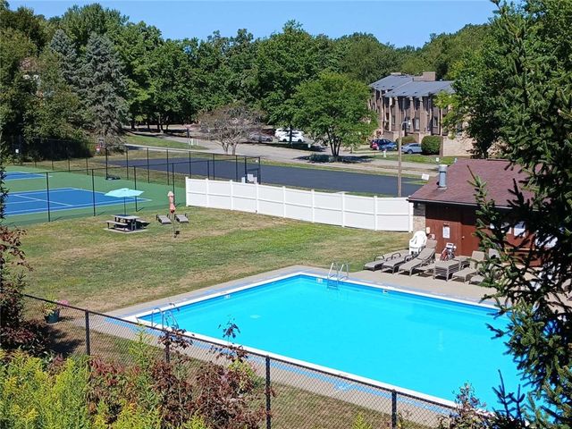 116 Antler Hollow Ct, Cranberry Twp, PA 16066