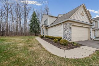 26756 Kirkway Circle, Woodhaven, MI 48183