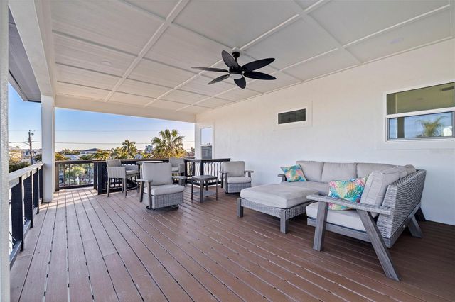 605 115TH AVENUE, Treasure Island, FL 33706