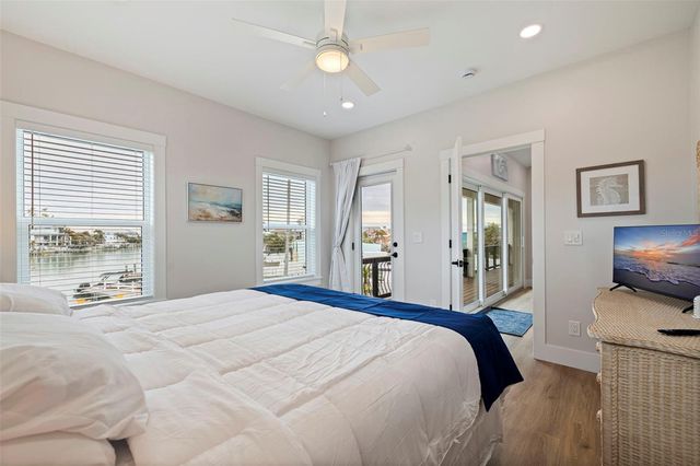 605 115TH AVENUE, Treasure Island, FL 33706