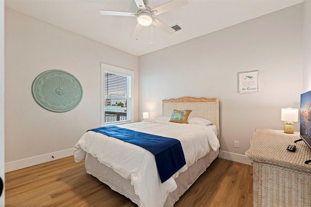 605 115TH AVENUE, Treasure Island, FL 33706