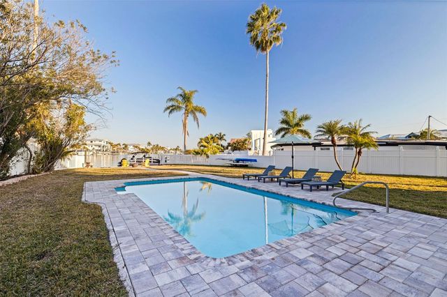 605 115TH AVENUE, Treasure Island, FL 33706