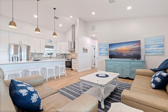 605 115TH AVENUE, Treasure Island, FL 33706