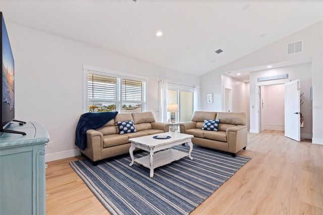 605 115TH AVENUE, Treasure Island, FL 33706