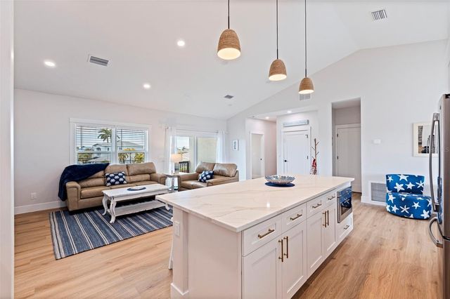 605 115TH AVENUE, Treasure Island, FL 33706