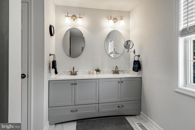 10 WALDEN WAY, Coatesville, PA 19320