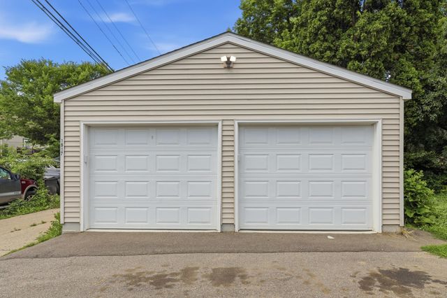1917 Newton Avenue N, Minneapolis, MN 55411