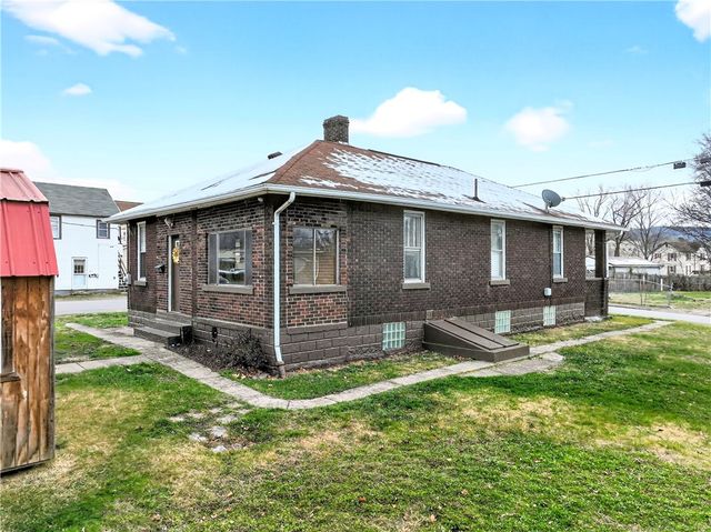 1404 Aetna St, Connellsville, PA 15425