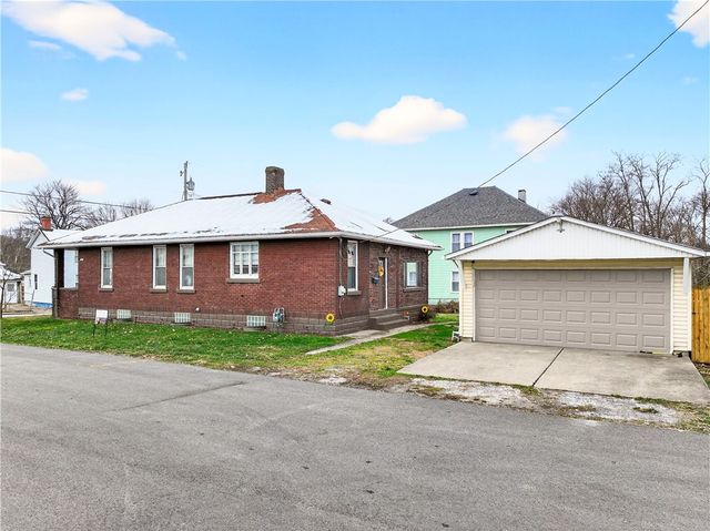 1404 Aetna St, Connellsville, PA 15425