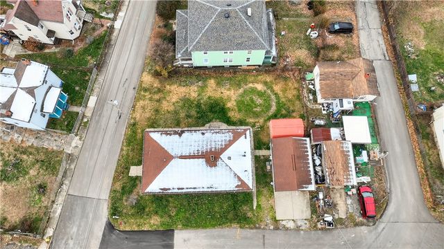 1404 Aetna St, Connellsville, PA 15425