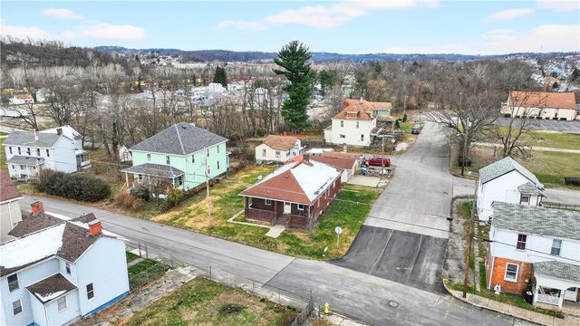 1404 Aetna St, Connellsville, PA 15425