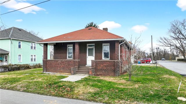 1404 Aetna St, Connellsville, PA 15425