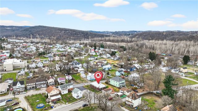 1404 Aetna St, Connellsville, PA 15425