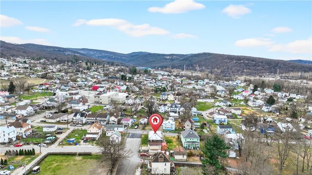 1404 Aetna St, Connellsville, PA 15425