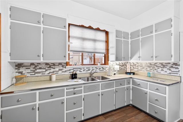 1404 Aetna St, Connellsville, PA 15425