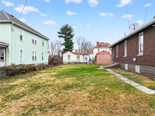 1404 Aetna St, Connellsville, PA 15425