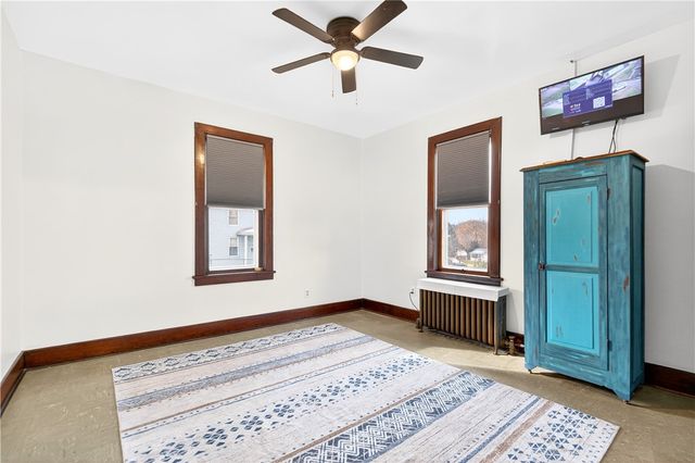 1404 Aetna St, Connellsville, PA 15425