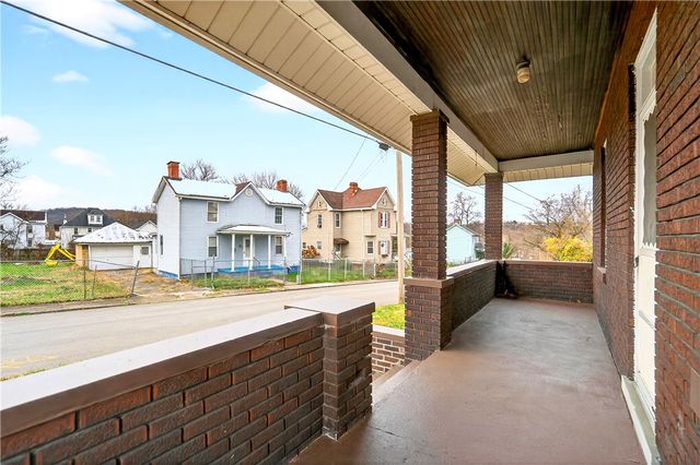 1404 Aetna St, Connellsville, PA 15425