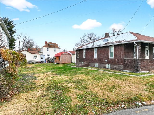 1404 Aetna St, Connellsville, PA 15425