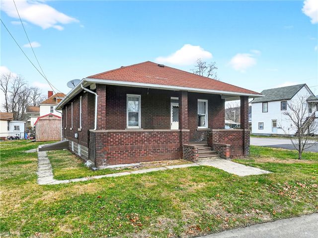 1404 Aetna St, Connellsville, PA 15425