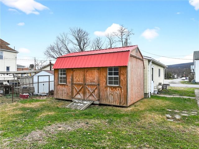 1404 Aetna St, Connellsville, PA 15425