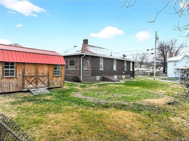 1404 Aetna St, Connellsville, PA 15425