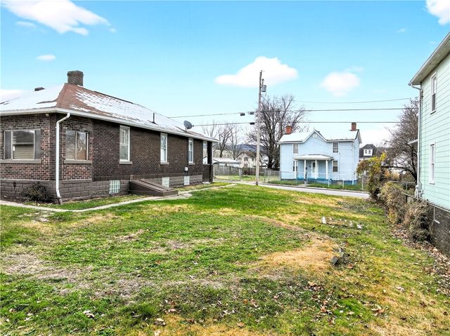 1404 Aetna St, Connellsville, PA 15425